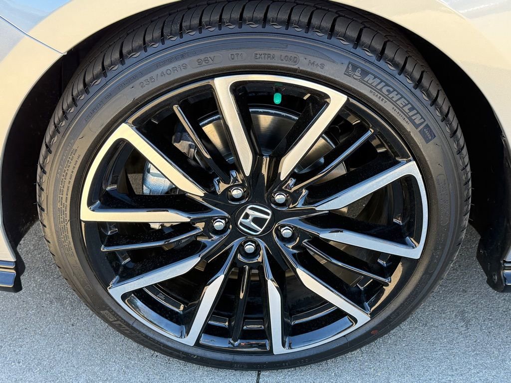 Certified 2025 Honda Accord Touring image 11
