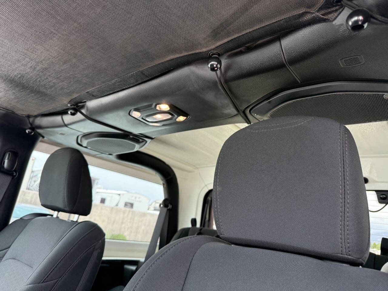 Used 2020 Jeep Wrangler Sport AWD/4WD image 30