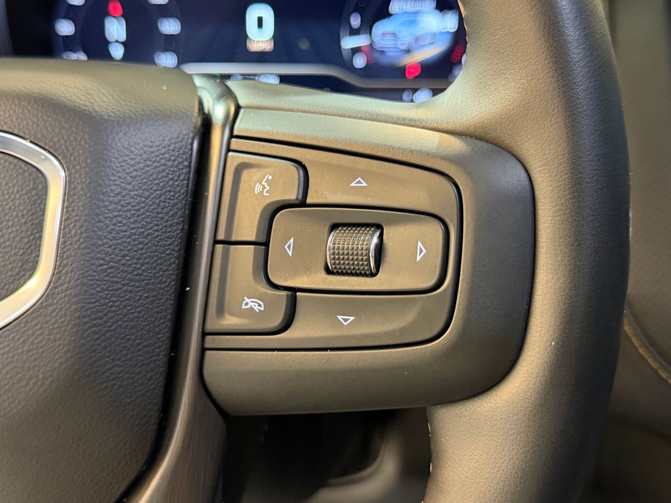 Used 2023 GMC Yukon AT4 AWD/4WD image 25