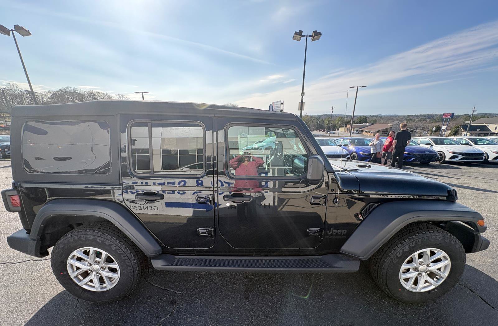 Used 2023 Jeep Wrangler Unlimited Sport AWD/4WD image 5