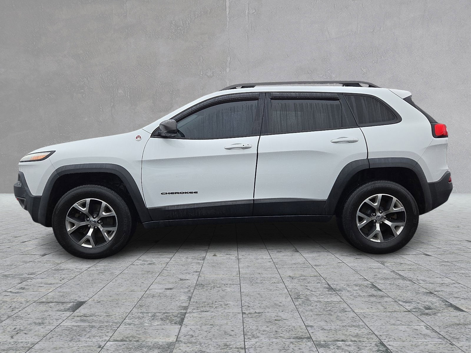 Used 2015 Jeep Cherokee Trailhawk w/ Comfort/Convenience Group image 6