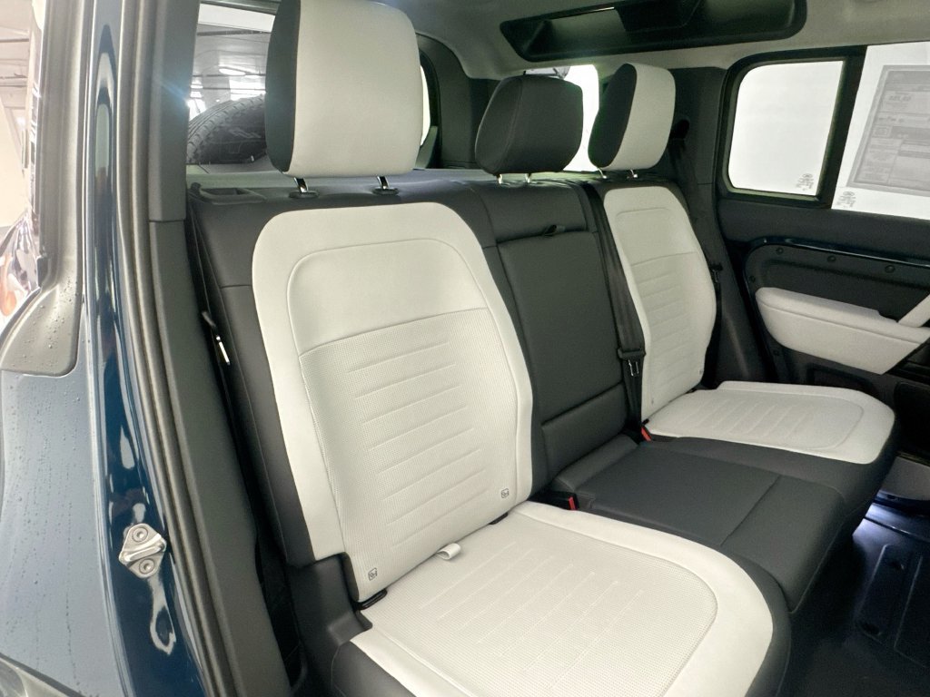 New 2026 Land Rover Defender 110 OCTA AWD/4WD image 28