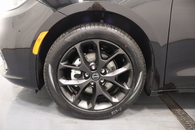 New 2026 Chrysler Pacifica Select image 23