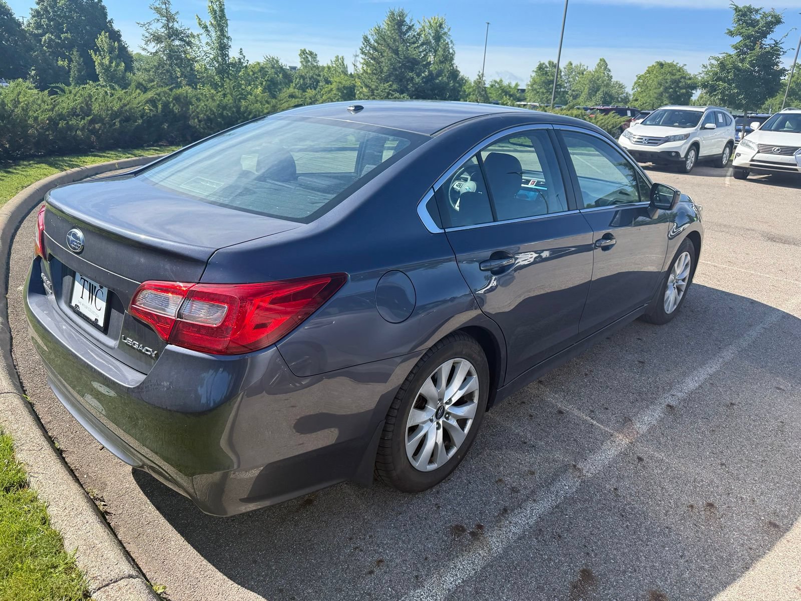 Used 2015 Subaru Legacy 2.5i Premium w/ Popular Package #2 AWD/4WD image 4