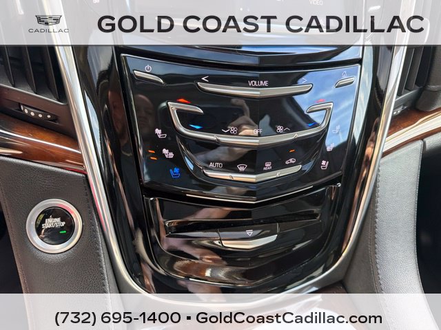 Used 2018 Cadillac Escalade Luxury AWD/4WD image 28
