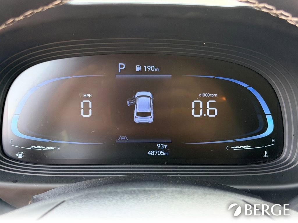 Used 2024 Hyundai Venue Limited image 24