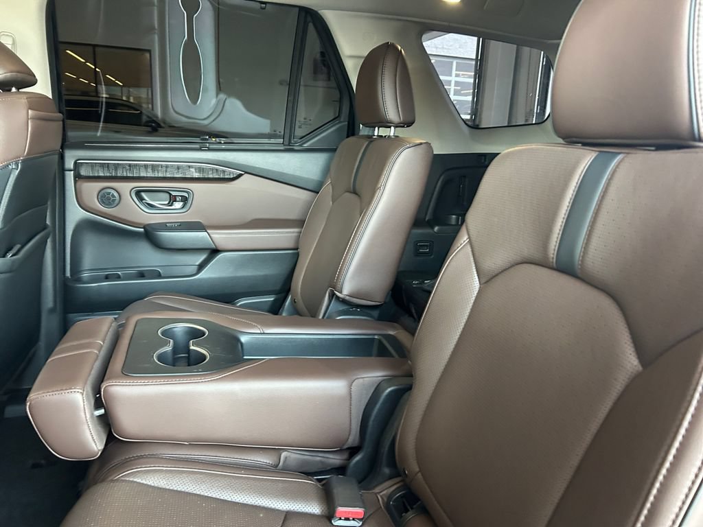 Used 2023 Honda Pilot Elite image 16