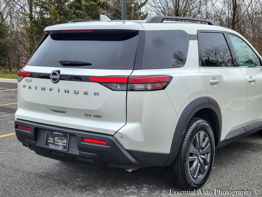 Used 2024 Nissan Pathfinder SV AWD/4WD image 6