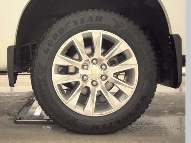 Used 2021 Chevrolet Silverado 1500 LTZ w/ LTZ Convenience Package II AWD/4WD image 19