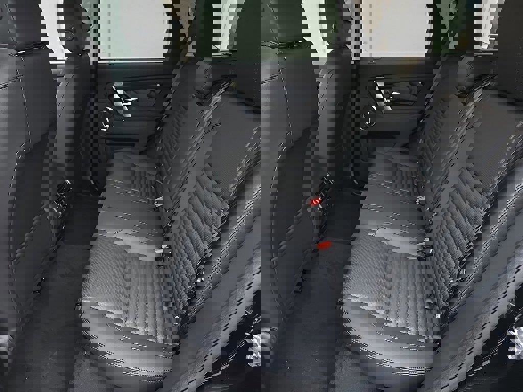 New 2025 Land Rover Discovery Sport S image 8