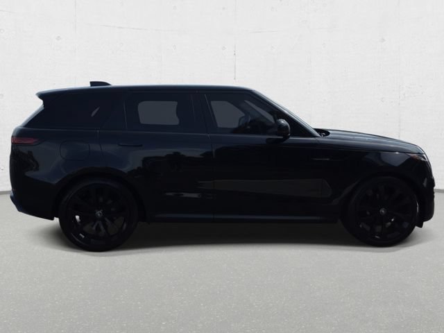 Used 2025 Land Rover Range Rover Sport SE AWD/4WD image 4
