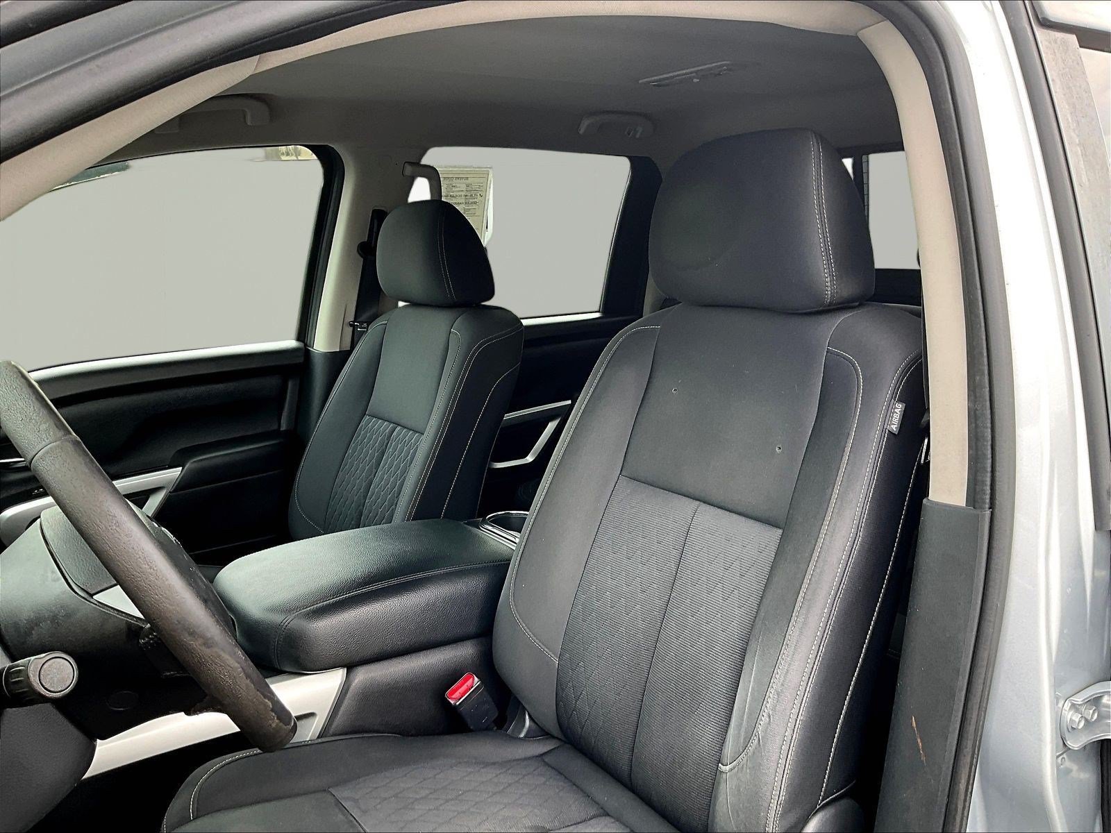 Used 2018 Nissan Titan SV w/ SV Convenience Package AWD/4WD image 19