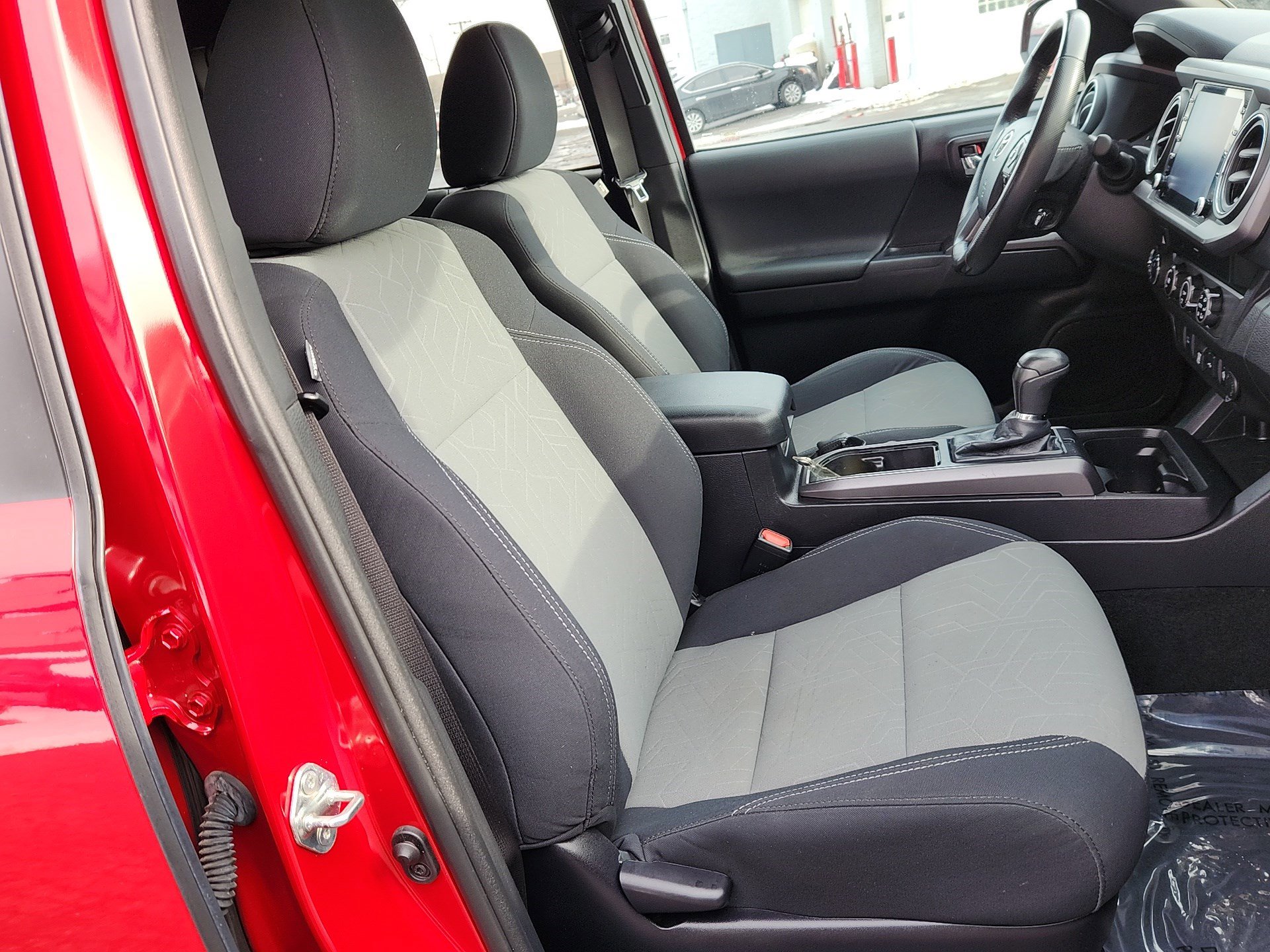 Used 2020 Toyota Tacoma TRD Sport image 29