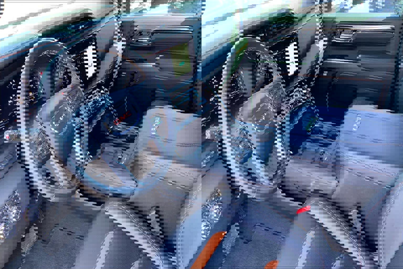 Used 2025 GMC Sierra 2500 AT4 w/ AT4 Premium Plus Package image 18