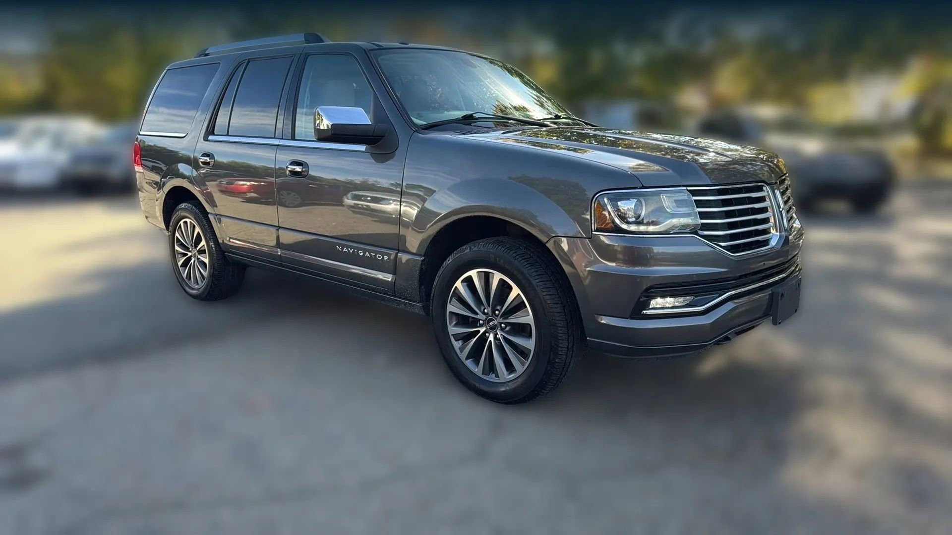Used 2015 Lincoln Navigator 4WD image 3