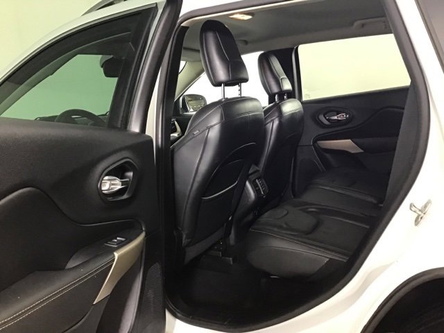 Used 2018 Jeep Cherokee Limited image 19