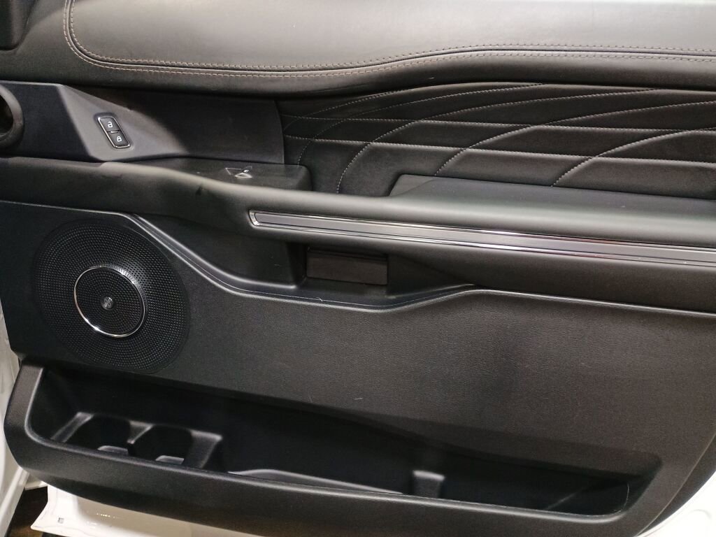 Used 2020 Ford Expedition Platinum image 25