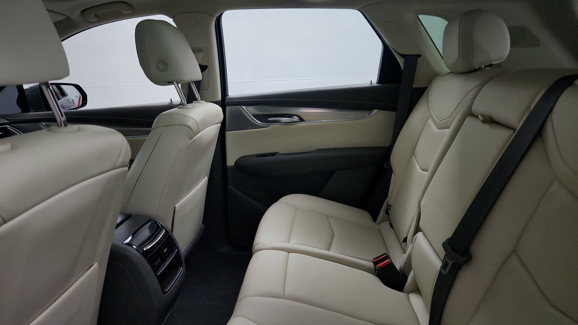 Certified 2023 Cadillac XT5 Premium Luxury AWD/4WD image 24