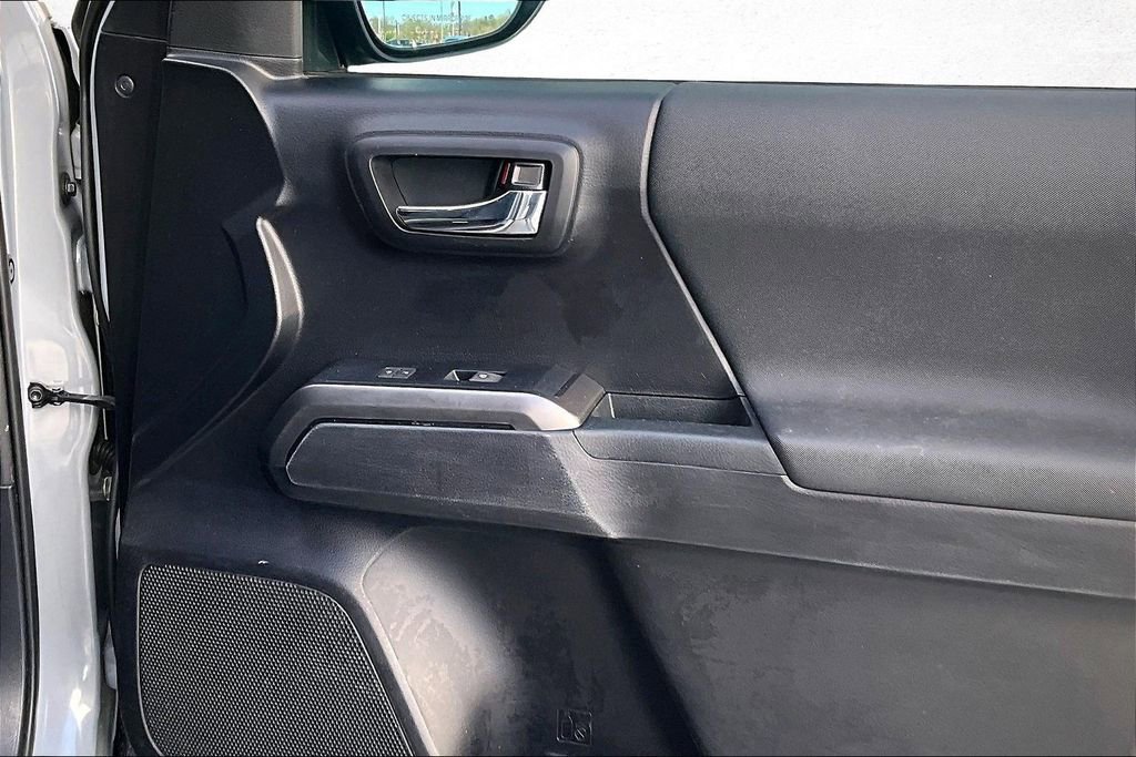Used 2021 Toyota Tacoma TRD Off-Road w/ Technology Package image 27