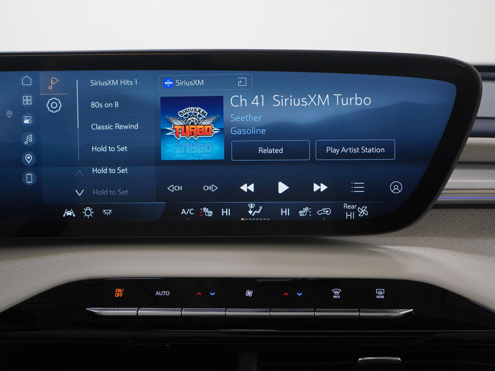 Used 2025 Buick Enclave Avenir image 21