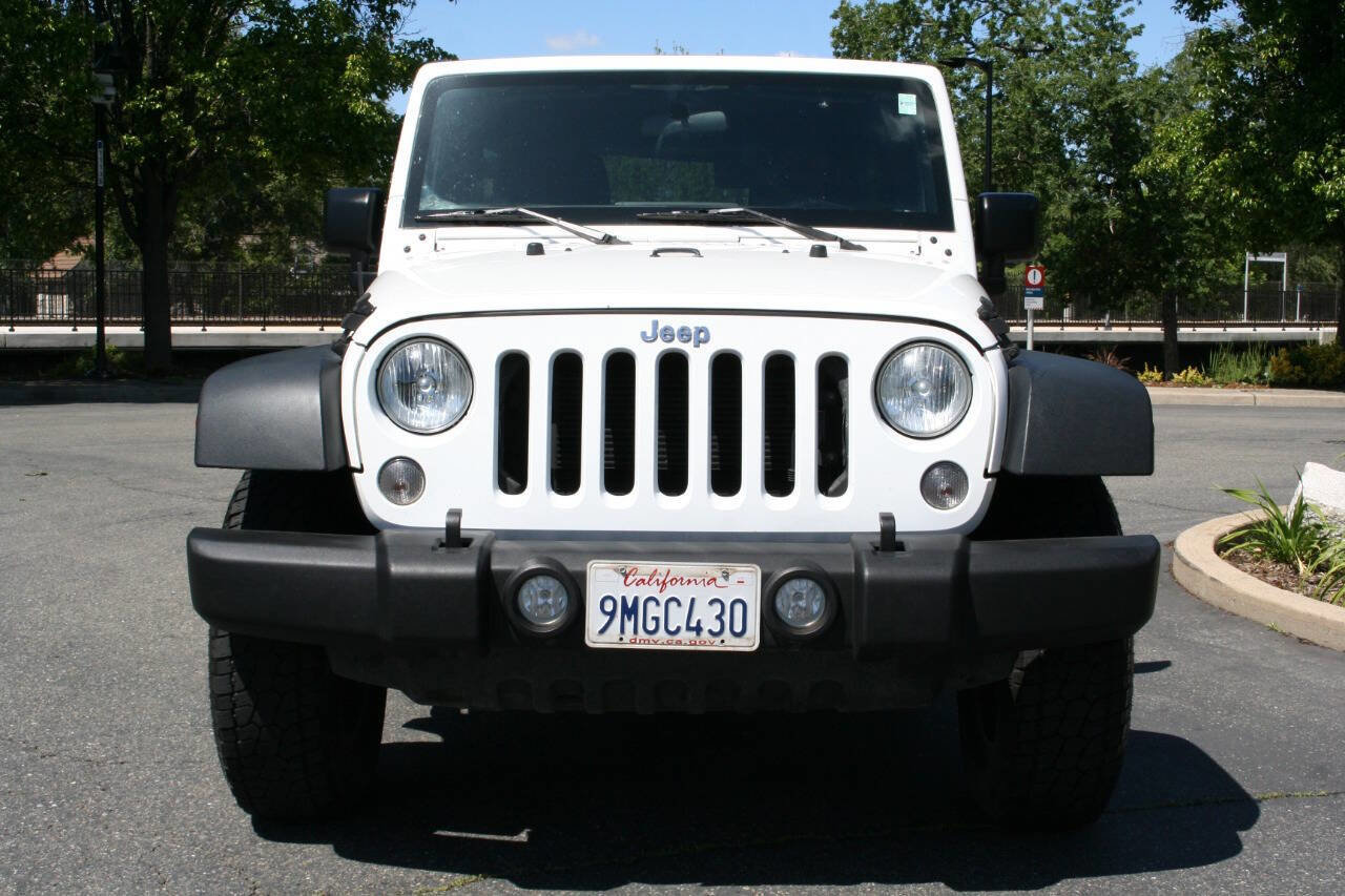 Used 2018 Jeep Wrangler Unlimited Sport w/ Connectivity Group image 3