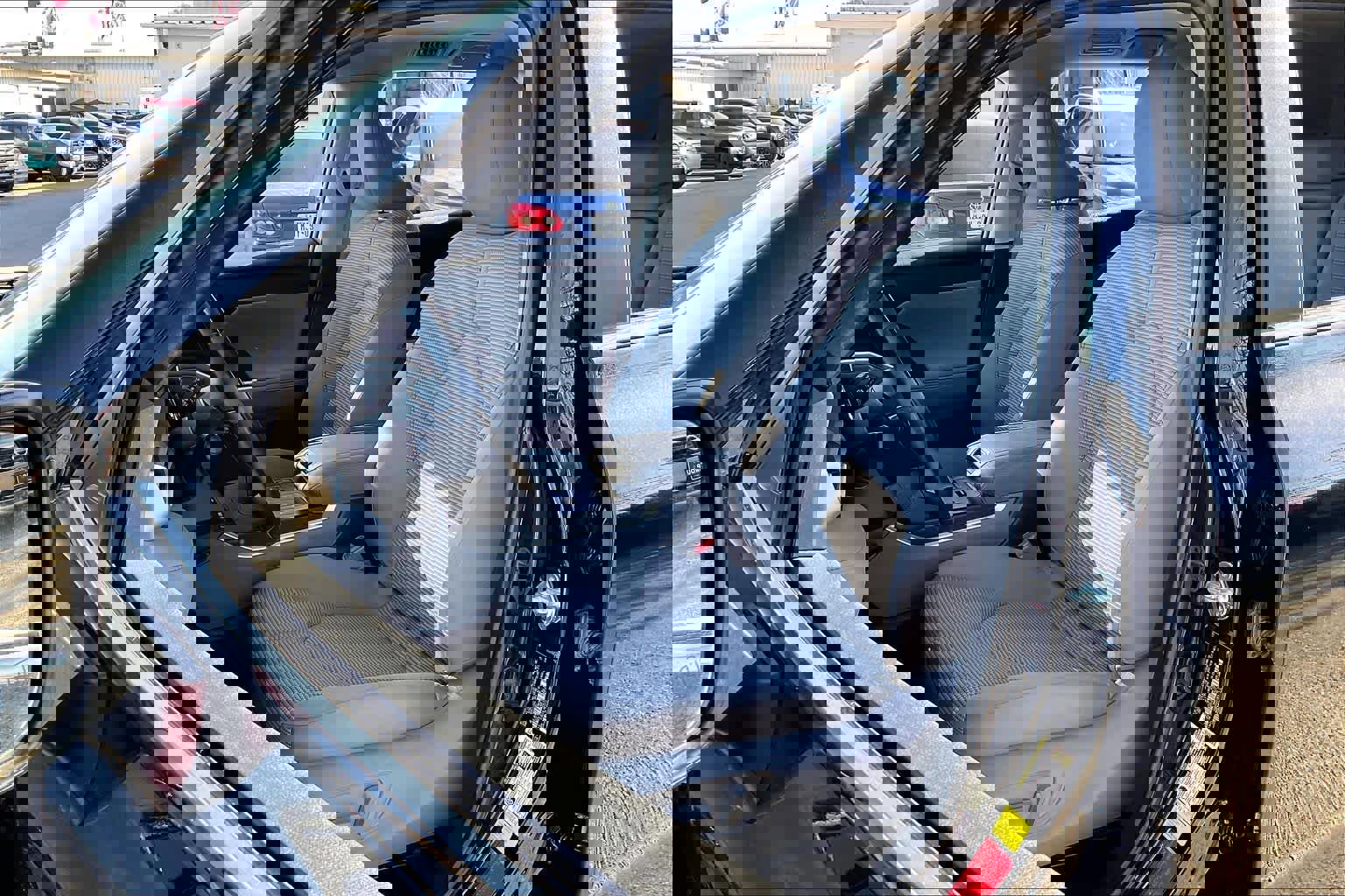 Used 2023 Toyota Highlander LE image 7