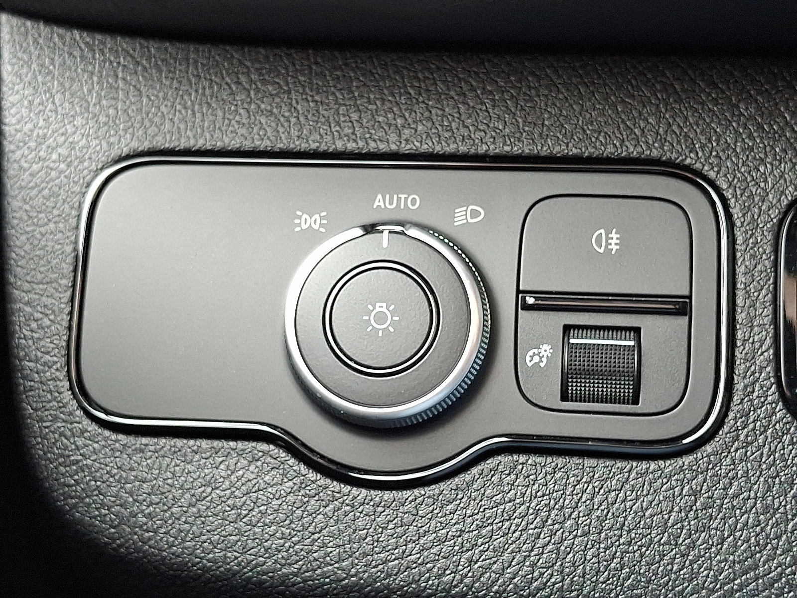 Used 2025 Mercedes-Benz Sprinter 2500 image 25