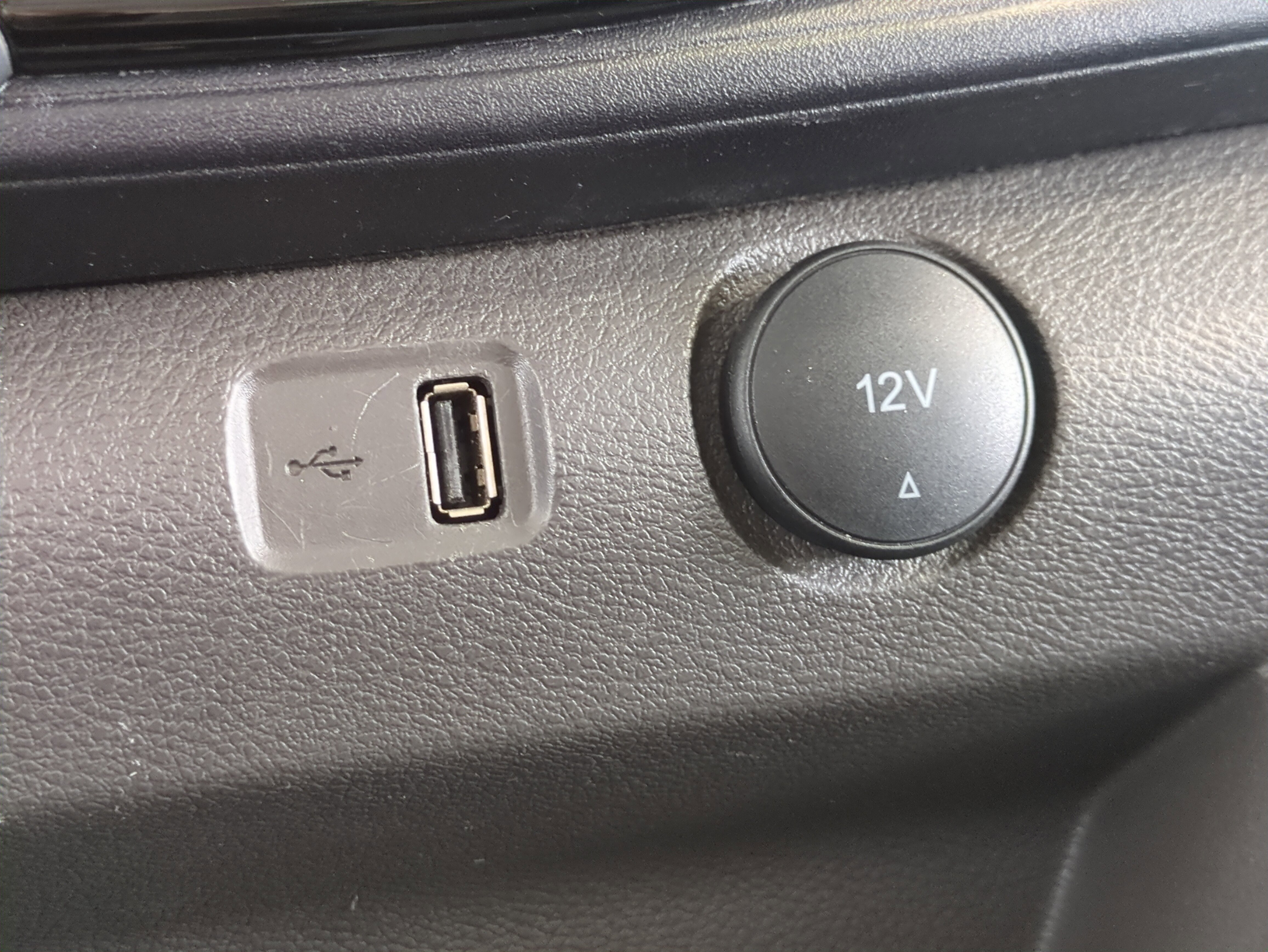 Used 2023 Ford Transit 350 XLT image 23