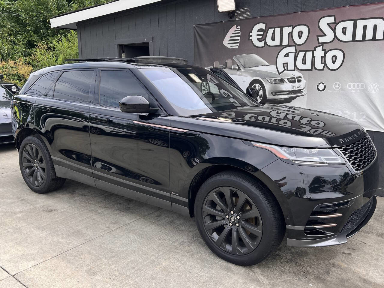 Used 2018 Land Rover Range Rover Velar R-Dynamic SE image 9
