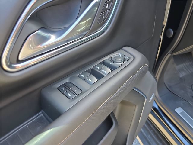 Used 2023 GMC Yukon XL SLT AWD/4WD image 19