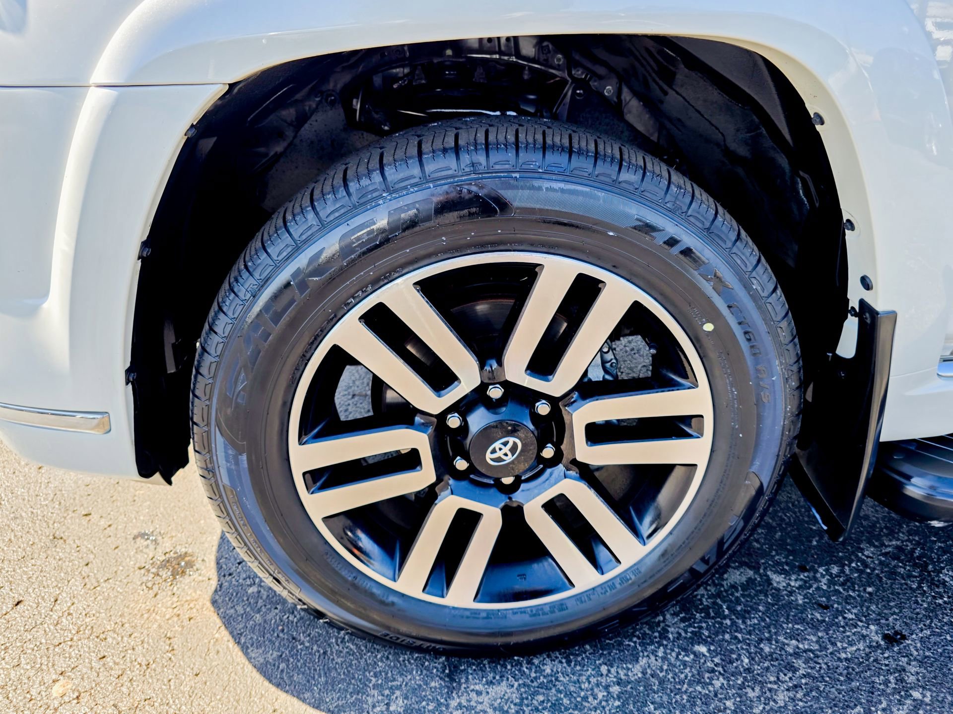 Used 2022 Toyota 4Runner Limited image 14