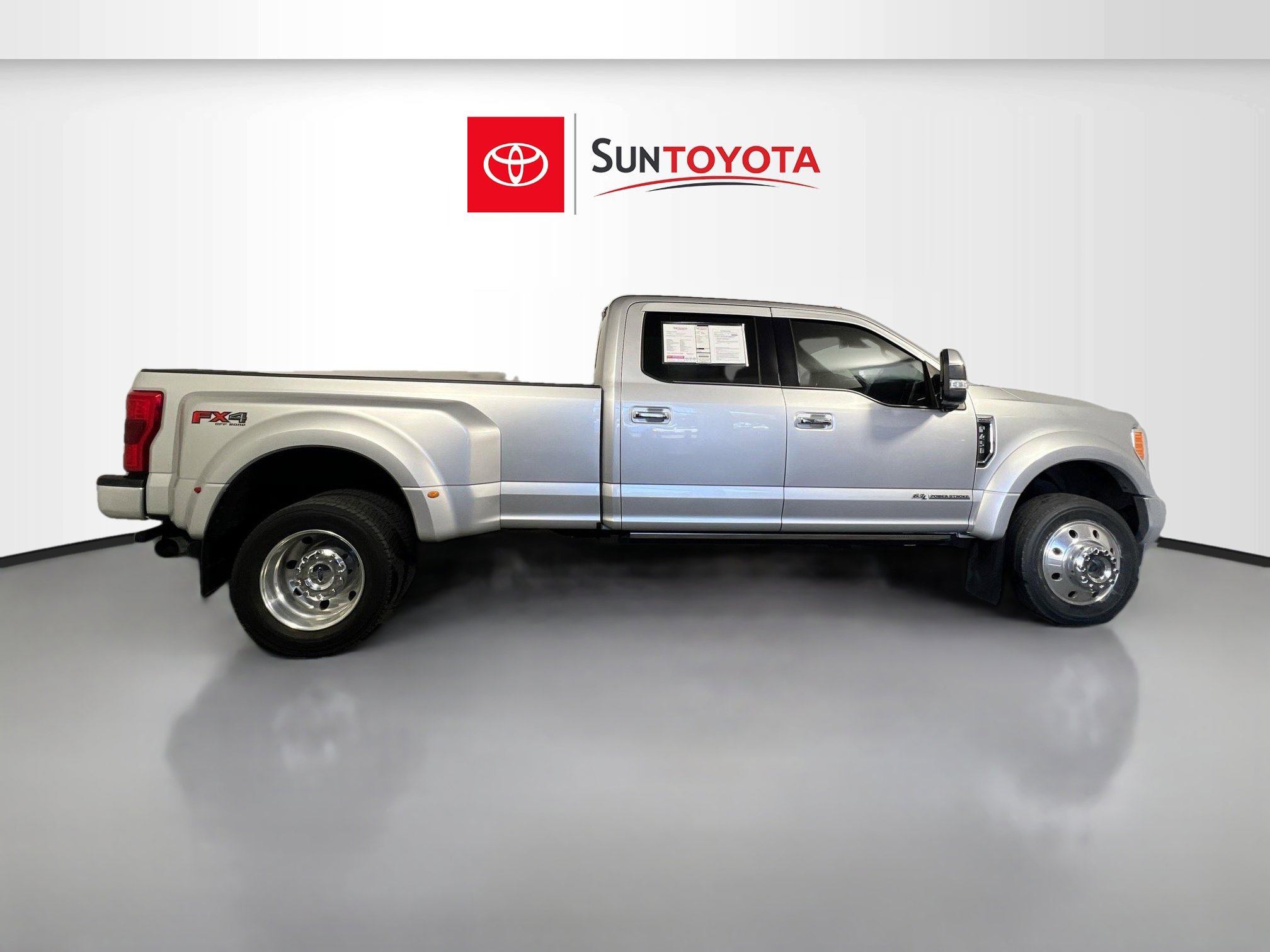 Used 2019 Ford F450 Platinum w/ Platinum Ultimate Package image 2