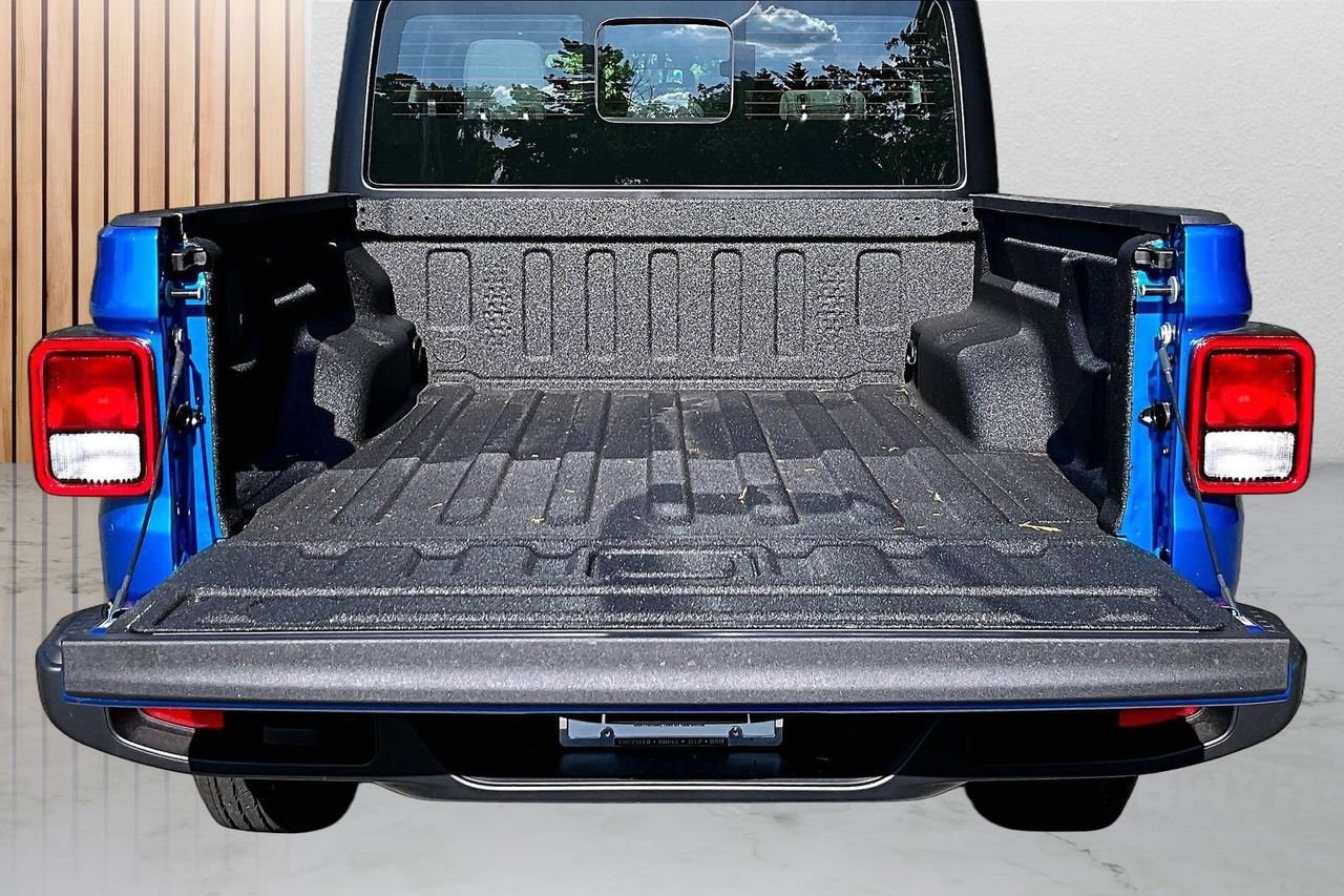 New 2026 Jeep Gladiator Sport AWD/4WD image 21