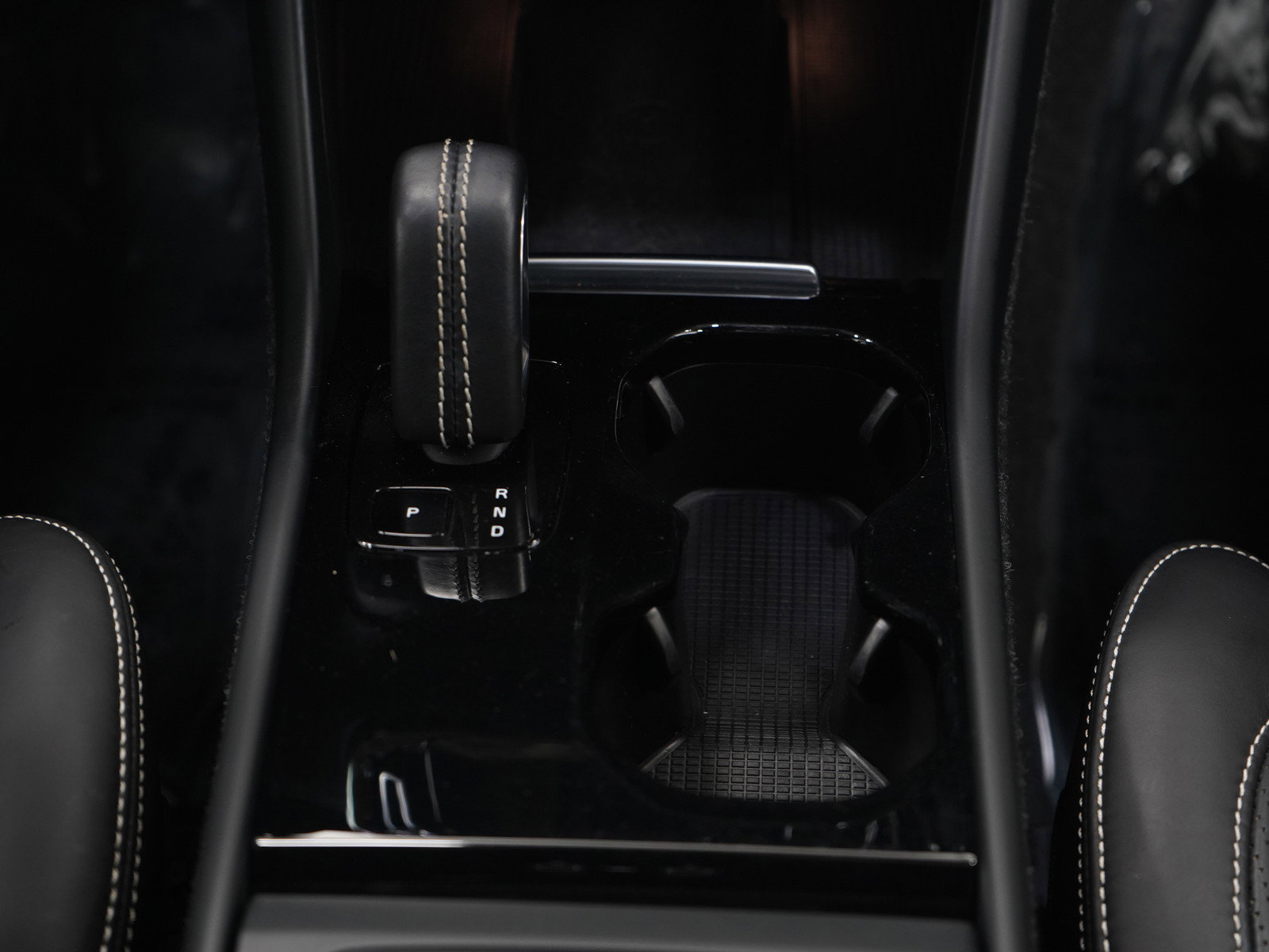 Used 2021 Volvo XC40 P8 Recharge w/ Advanced Package image 17