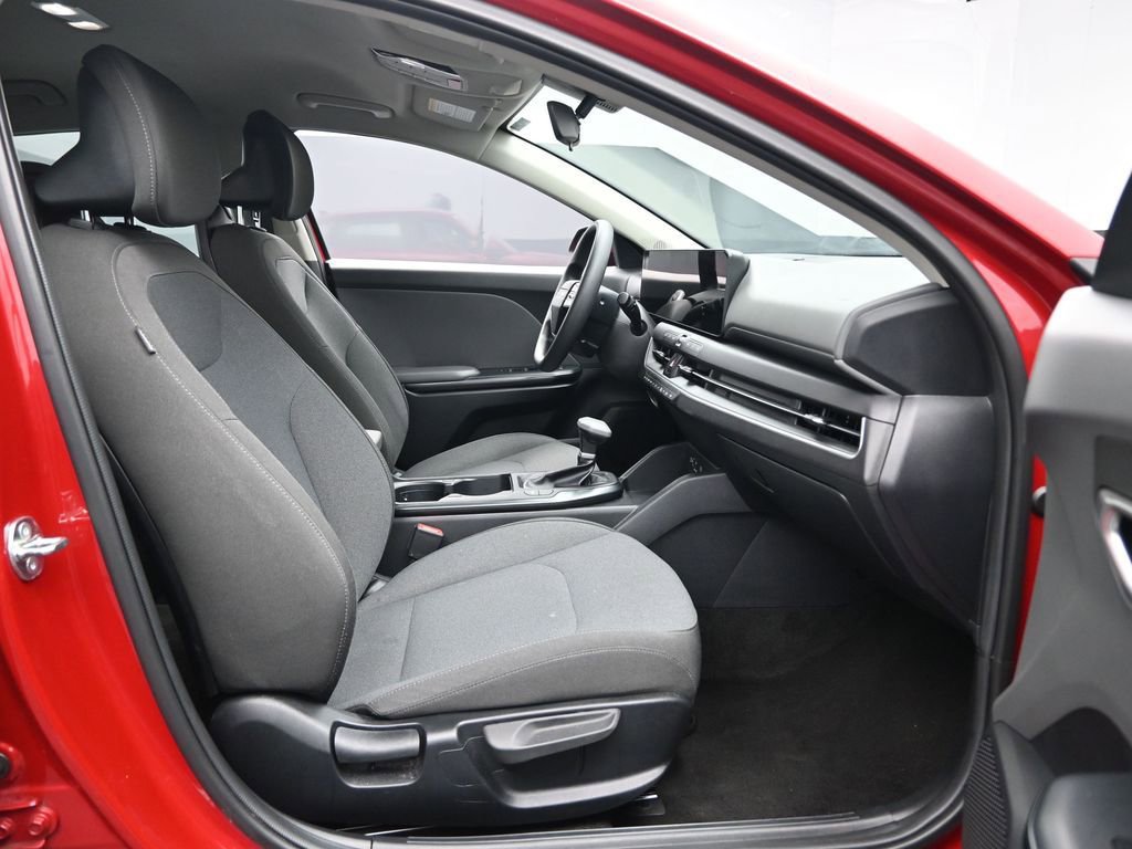 Used 2025 Kia K4 FWD image 31