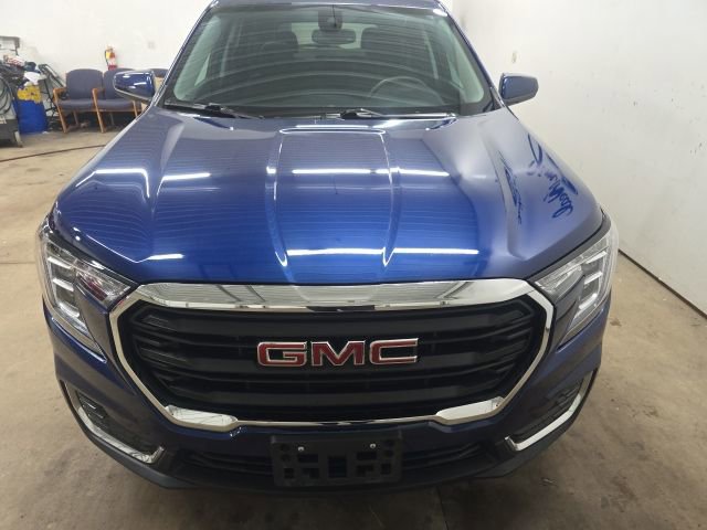 Used 2023 GMC Terrain SLE w/ Driver Convenience Package image 19