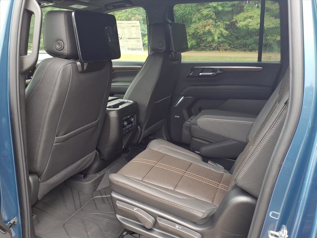 New 2026 Chevrolet Suburban High Country image 9