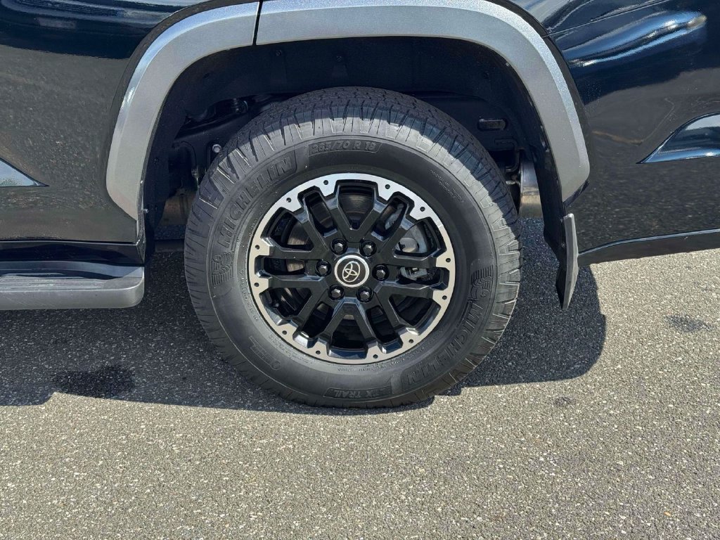Used 2023 Toyota Sequoia Limited w/ TRD Off-Road Package AWD/4WD image 11