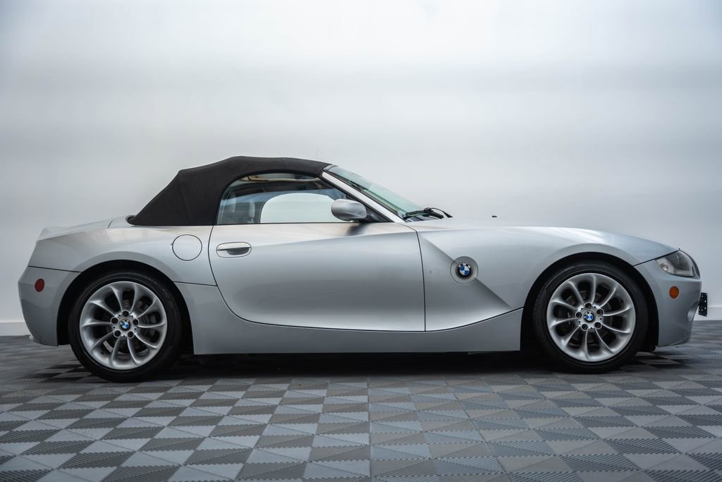 Used 2005 BMW Z4 2.5i RWD image 4