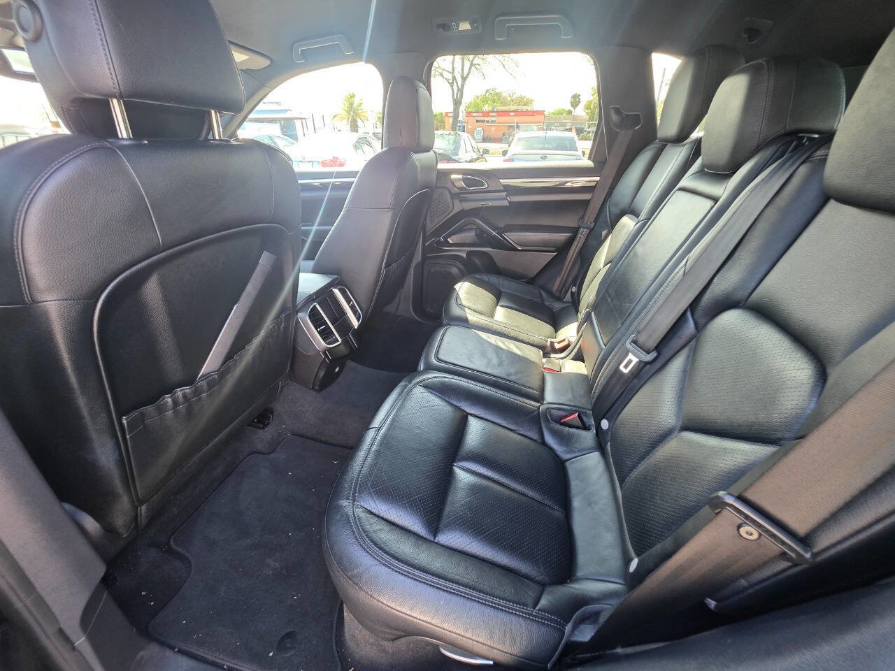 Used 2016 Porsche Cayenne AWD/4WD image 11