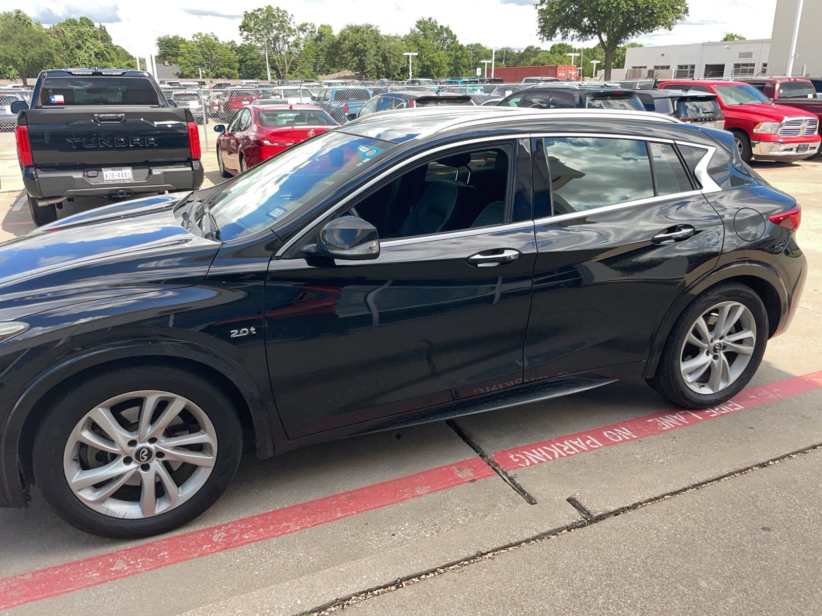 Used 2018 INFINITI QX30 FWD image 4