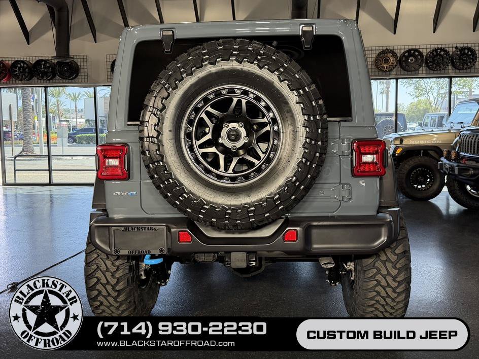 Used 2025 Jeep Wrangler Unlimited Rubicon 4xe w/ Convenience Group AWD/4WD image 19