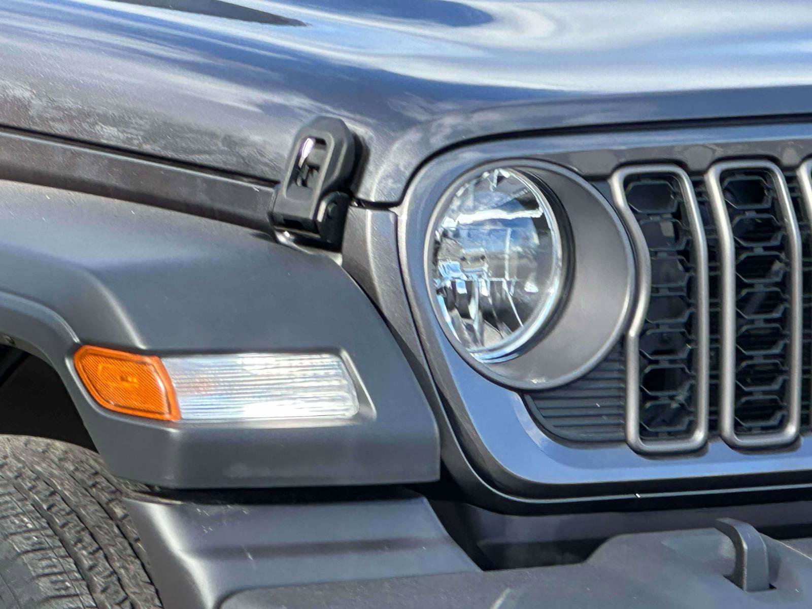 Used 2024 Jeep Wrangler Unlimited Sport image 7