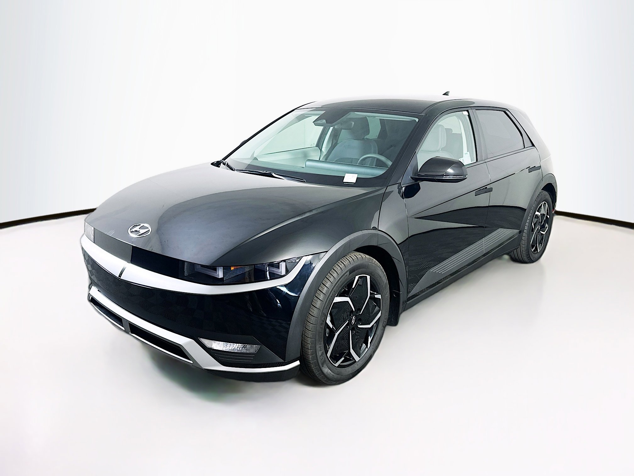 Used 2024 Hyundai Ioniq 5 SE image 3