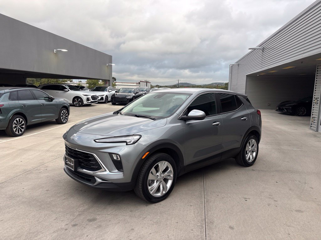 Used 2025 Buick Encore GX Preferred AWD/4WD image 6
