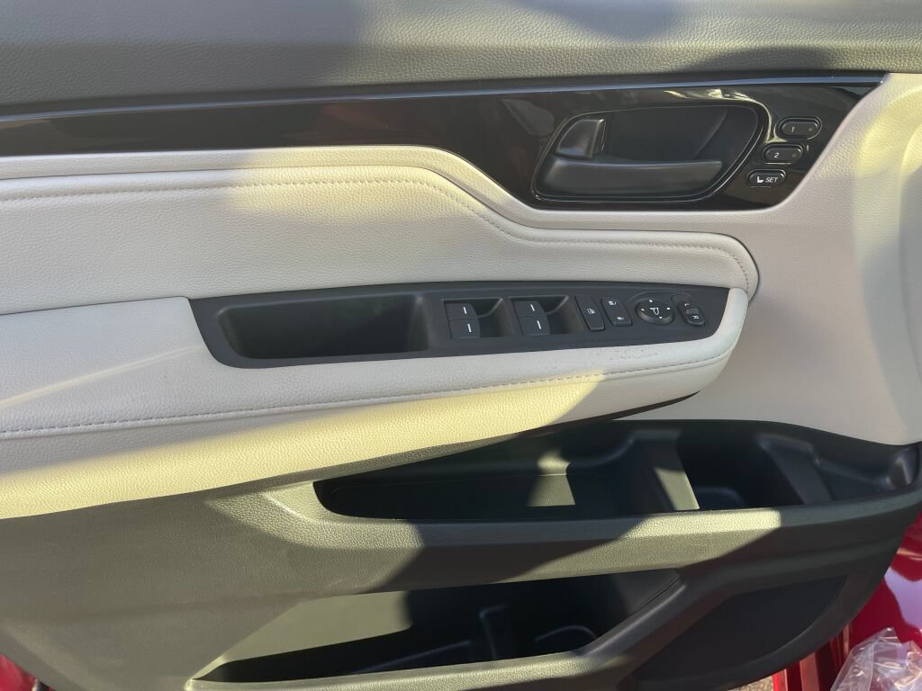 New 2026 Honda Odyssey Touring image 7