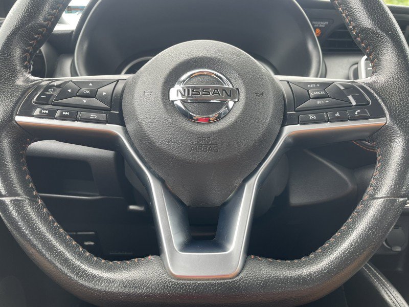 Used 2019 Nissan Kicks SR w/ SR Premium Package image 17