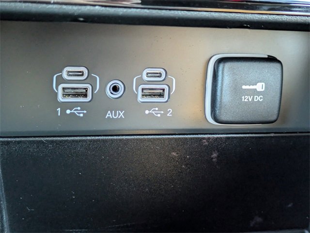 Used 2024 Jeep Grand Cherokee Summit image 25