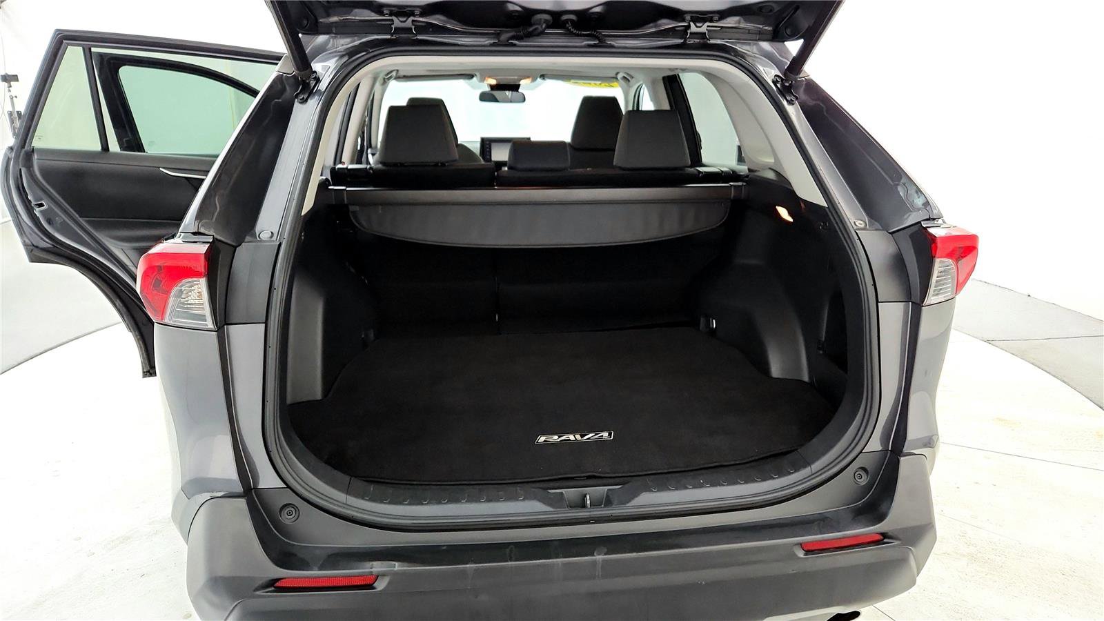 Certified 2021 Toyota RAV4 XLE w/ Convenience Package image 20