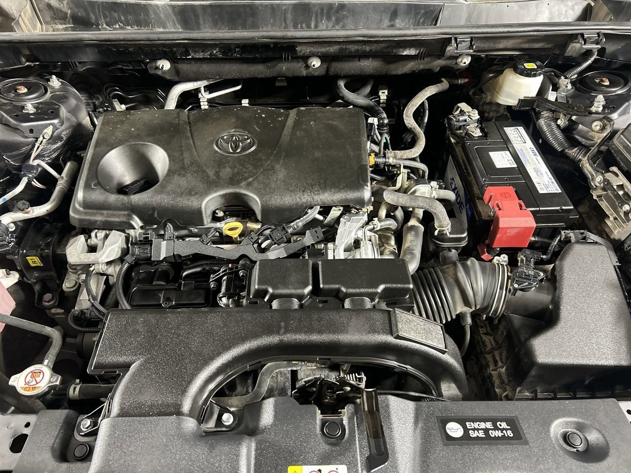 Used 2021 Toyota RAV4 LE image 10